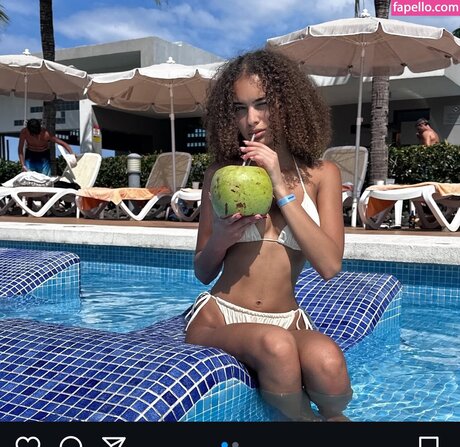 Gabby Lana onlyfans striptease