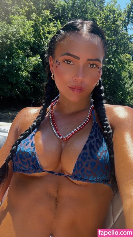 Kiana James onlyfans star