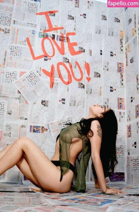 Angelique Angell naked onlyfans