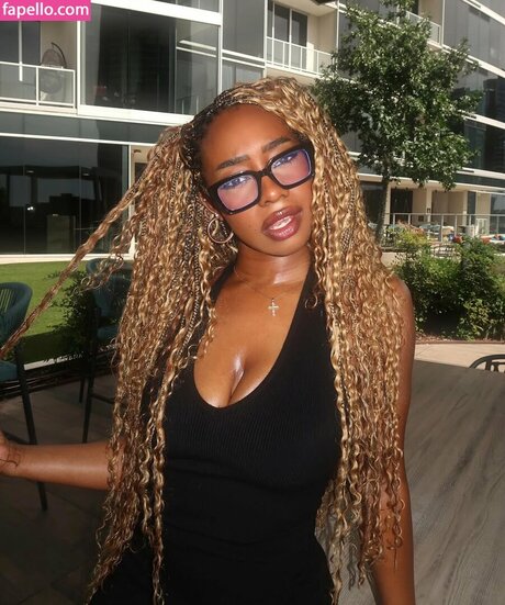 Deb Smikle onlyfans desnuda