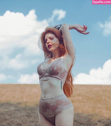 Lucilla Jiggly feet onlyfans