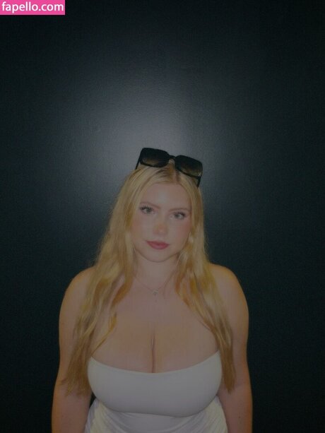 Sadie Stone onlyfans content type