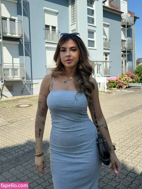 Diamond tears onlyfans model