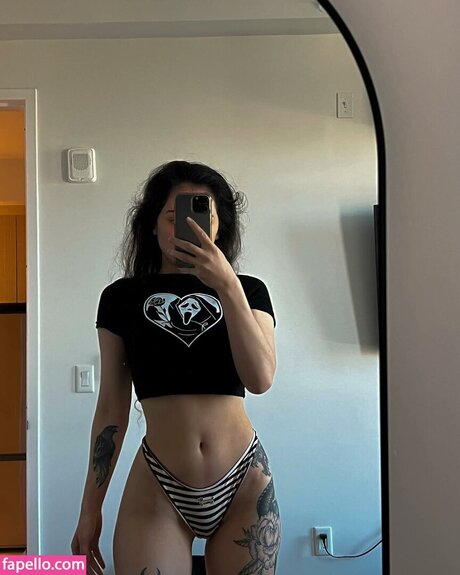 likaaa xo nude on onlyfans