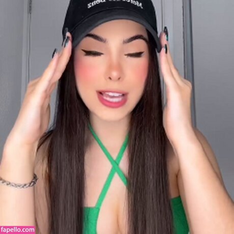 Larissa Costa nsfw onlyfans