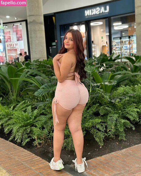 Nathaly Cardona ass onlyfans
