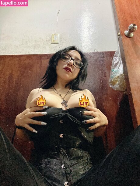 Alishy Raven porn only fans