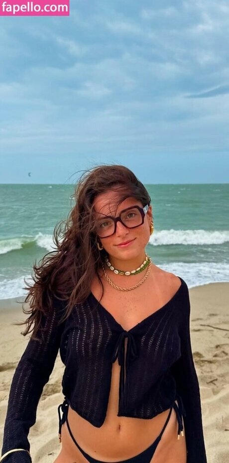 Julie Ferrat only fans review