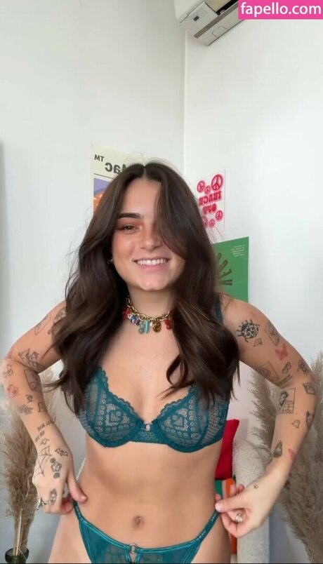 Julie Ferrat naked leaked onlyfans