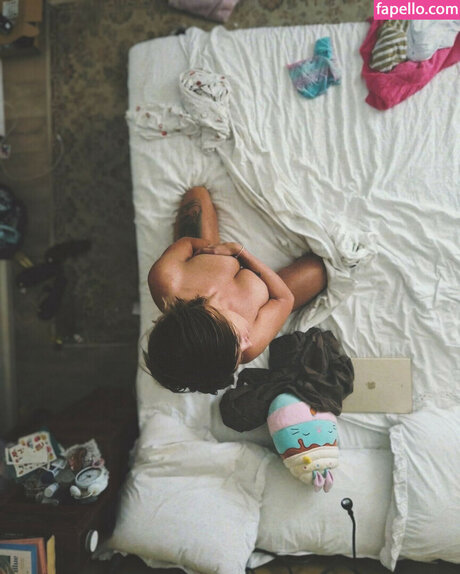 Ella Dvornik onlyfans model photos