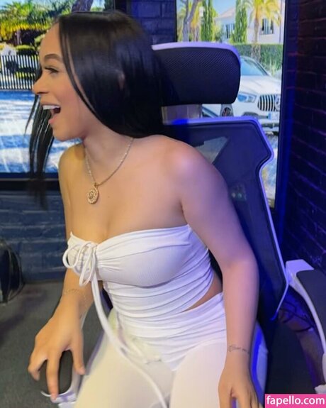 geminis1313 onlyfans ass