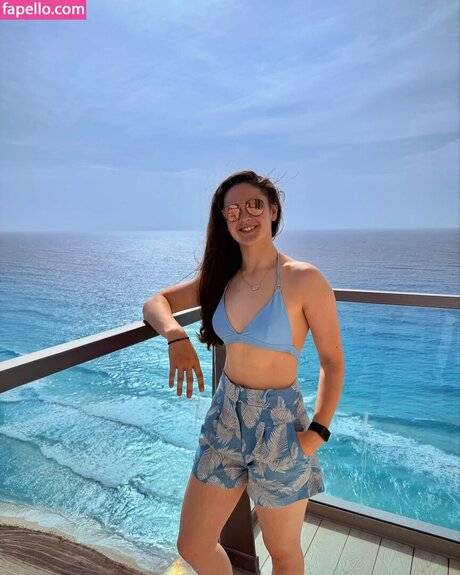 Abbi Pulling onlyfans post