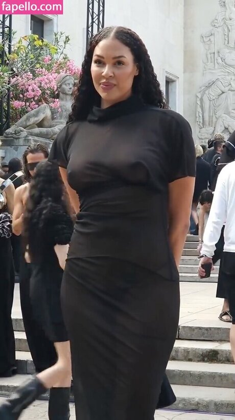 Liz Cambage porn only fans