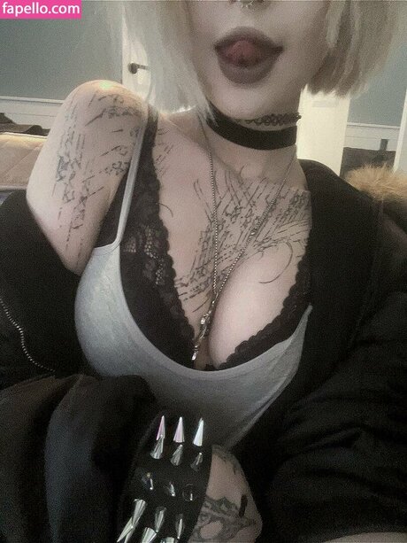 Paradoxy onlyfans striptease