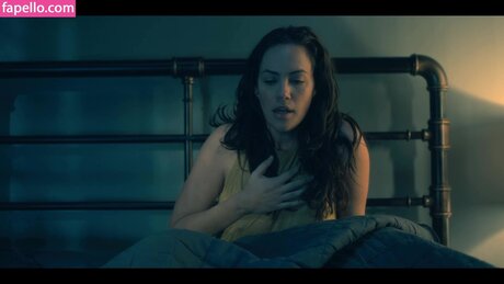 Kate Siegel nude on onlyfans