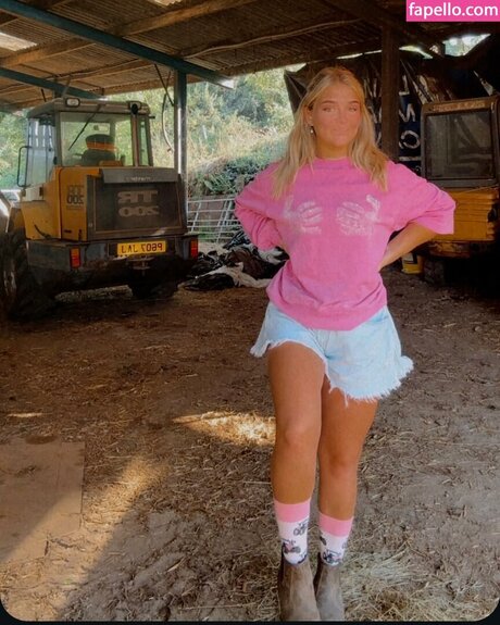 Harriet Cowan From Clarkson s Farm naked onlyfans leaks