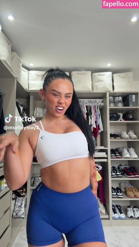 Elley Davies onlyfans porn leak