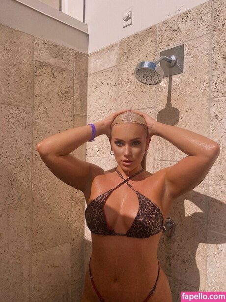 TaylorAnderson101 onlyfans striptease