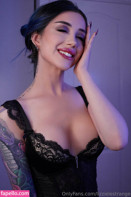 LizzieLestrange onlyfans model