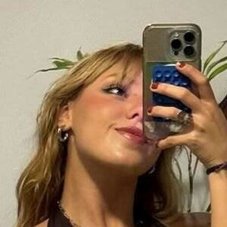 Gio Aguilera onlyfans model images