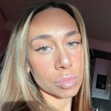 Sarah Aanes Turkmen new onlyfans leaks