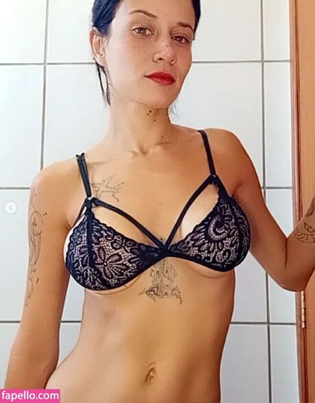 Carolina Oliveira nude onlyfans leaks