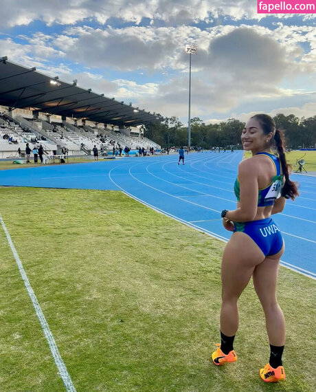 Sarah Schwarz boobs onlyfans