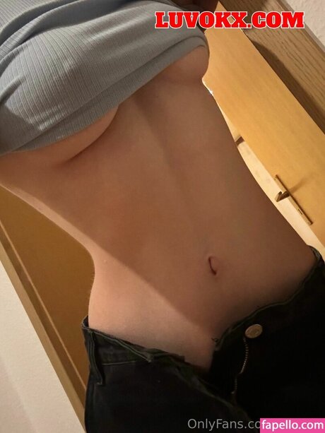 Junge Karoline strip onlyfans