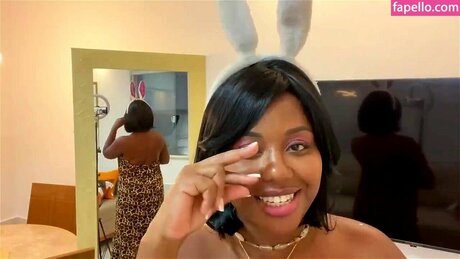 Larissa Pimenta onlyfans model images