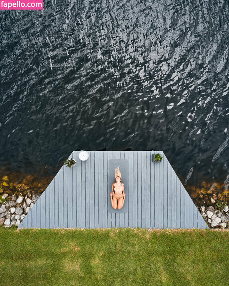 Scarlet Begonias only fans pictures