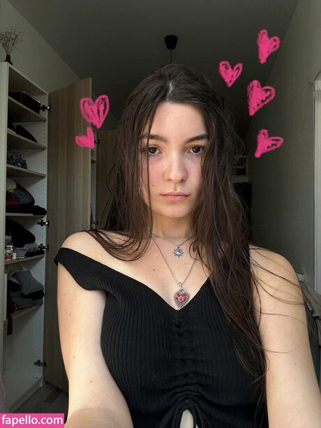 Cloveralice on onlyfans