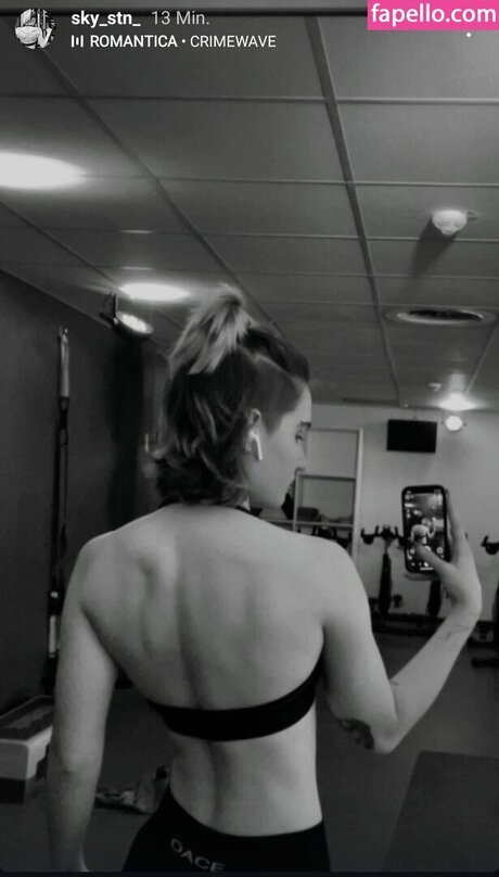 sky stn_ onlyfans nudes leak