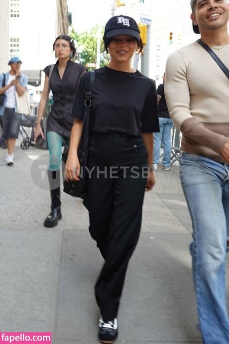 Jenna Ortega porn onlyfans leak