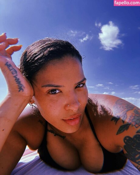 Willow Nightingale onlyfans nudes