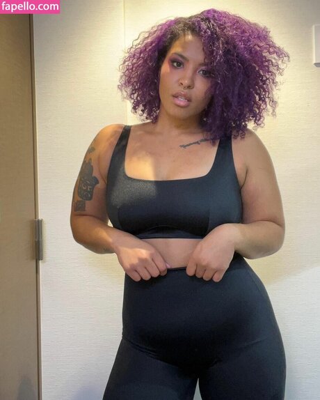 Willow Nightingale onlyfans boobs