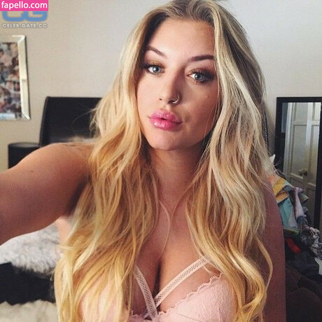 Stassie Karanikolaou onlyfans leak nude