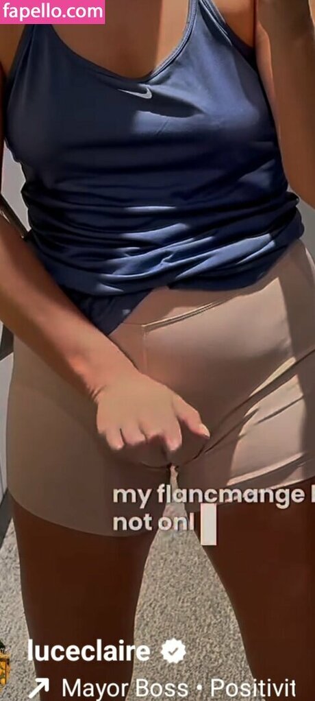 Lucy Claire onlyfans striptease