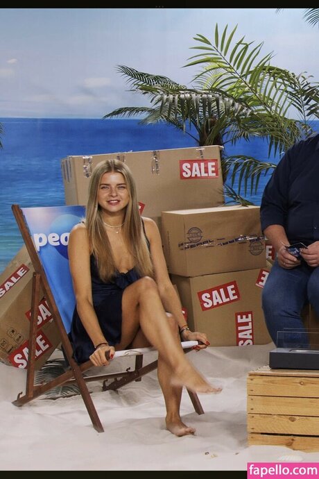 Pearl Tv Upskirt only fans leak