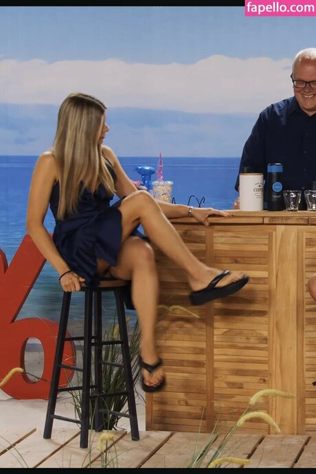 Pearl Tv Upskirt onlyfans keak