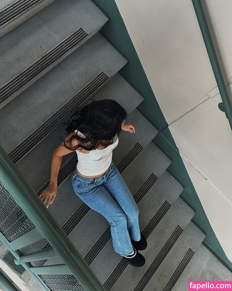 Daisy Chang onlyfans strip tease