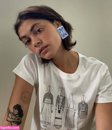 Blu Hunt onlyfans model images