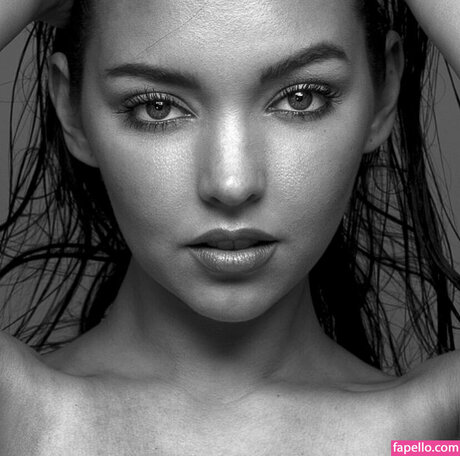 Jessie Farrell nude onlyfans leak