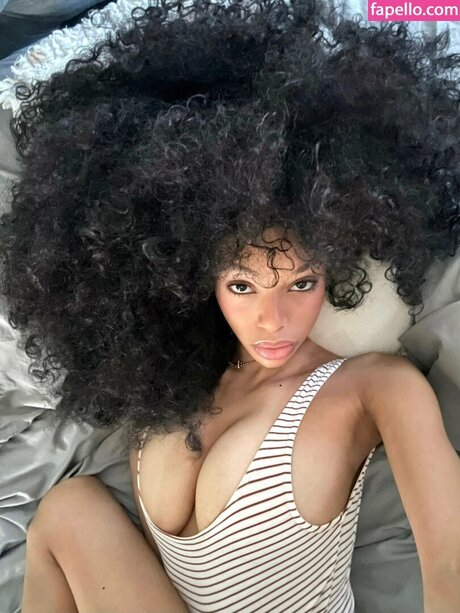 soleiljolina onlyfans model photos