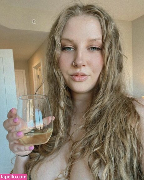 Ivy Andrews onlyfans model photos