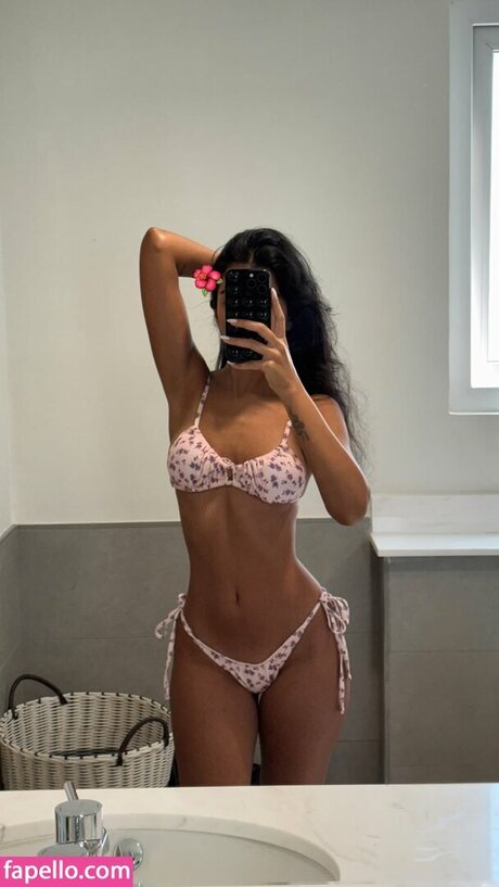 Iffat Marash onlyfans leams