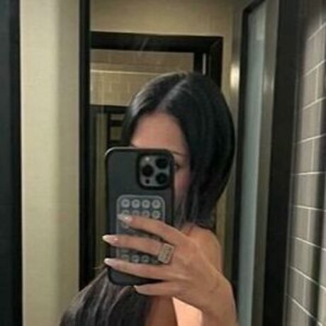 sophiakellyy is on onlyfans