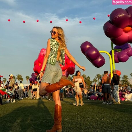 Madeleine Arthur onlyfans nude tits