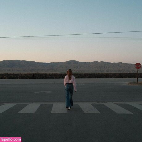 Madeleine Arthur leaked onlyfans pics