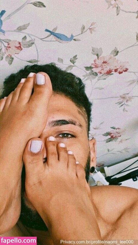 Laish Scully onlyfans leajs