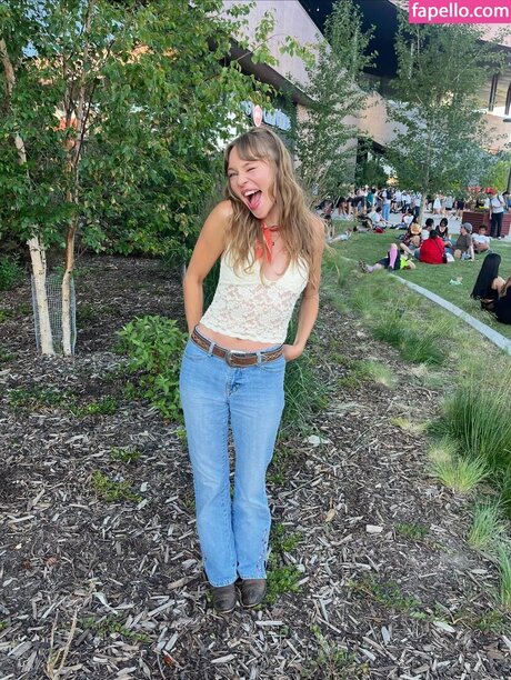 Taylor Hickson onlyfans ass